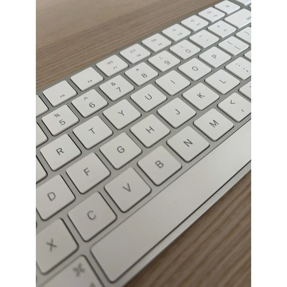 Apple Magic Keyboard Numeric Keypad A1843 Silver White Wireless Lightning